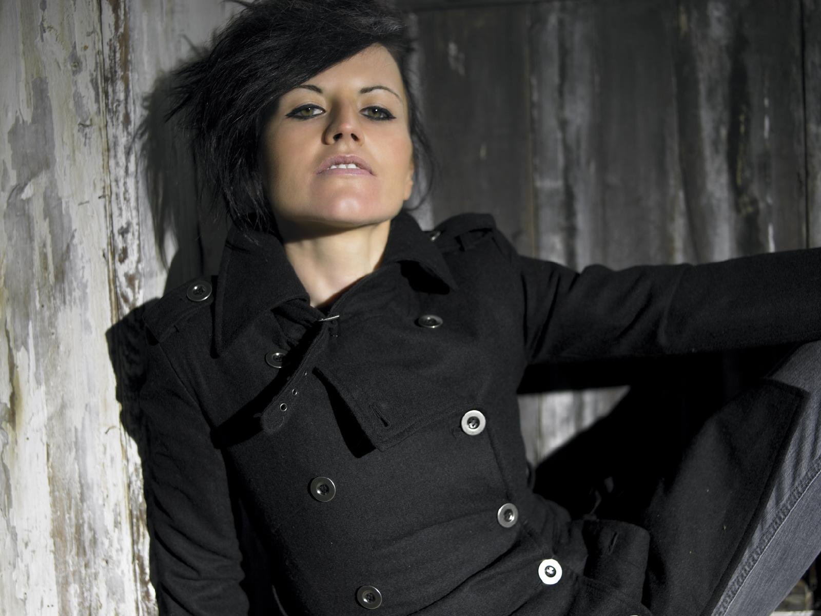 Amazing Dolores O' Riordan Pictures & Backgrounds
