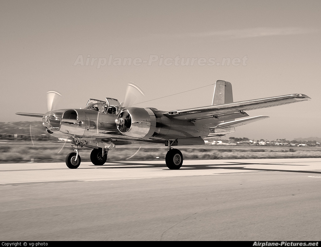 1024x787 > Douglas A-26 Invader Wallpapers