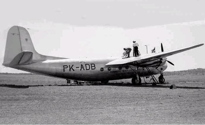 HQ Douglas DC-5 Wallpapers | File 39.92Kb