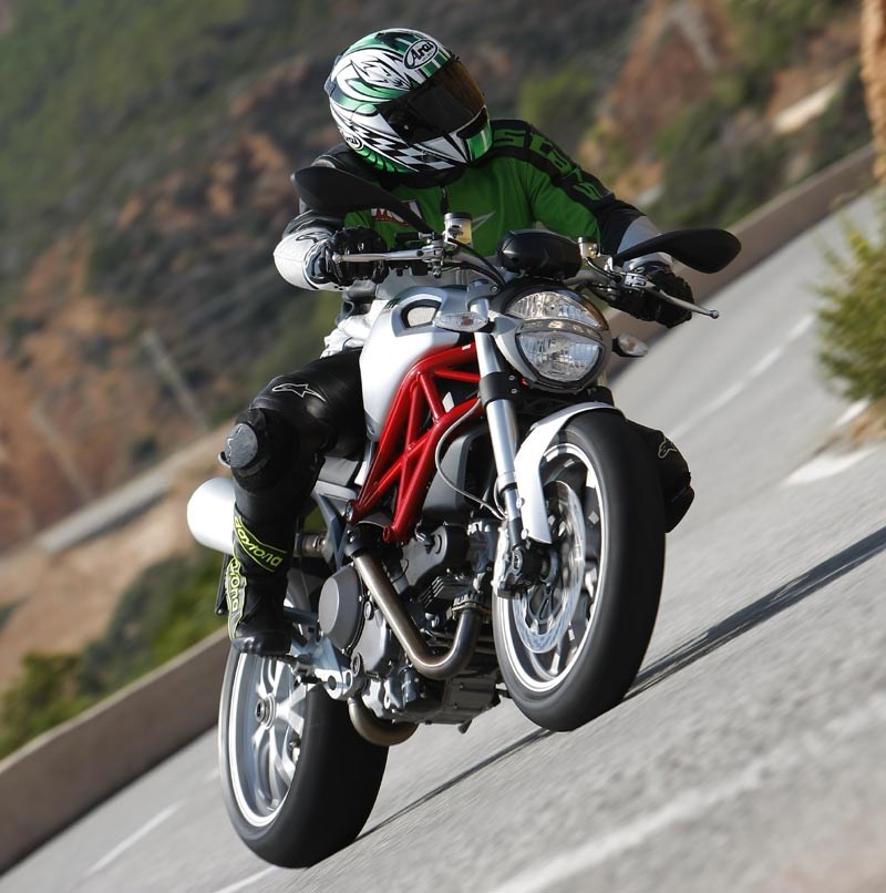 Images of Ducati Monster 1100 | 800x806