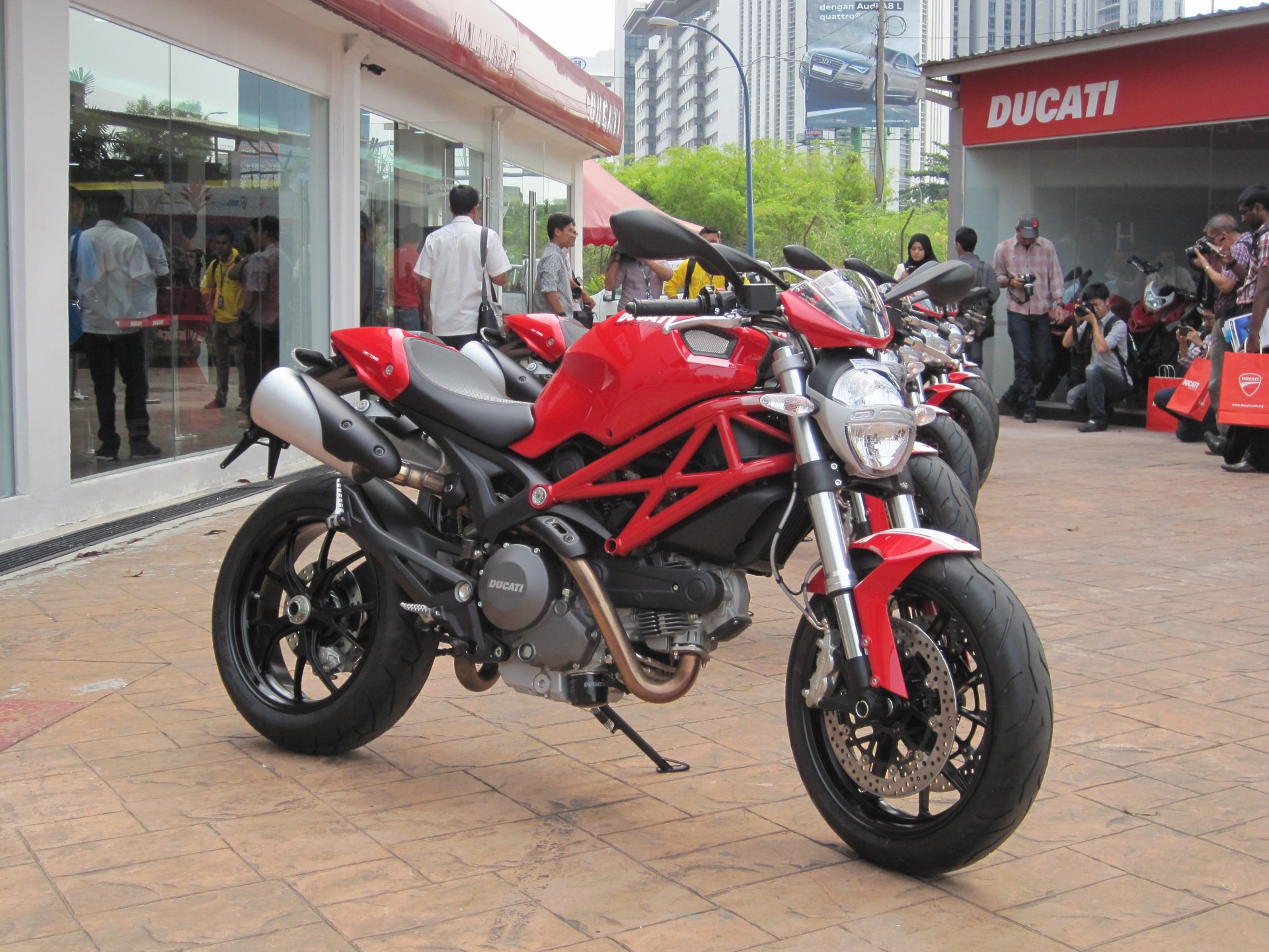 Ducati Monster 796 Corse Stripe #10