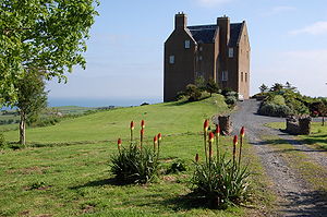 Amazing Dunduff Castle Pictures & Backgrounds