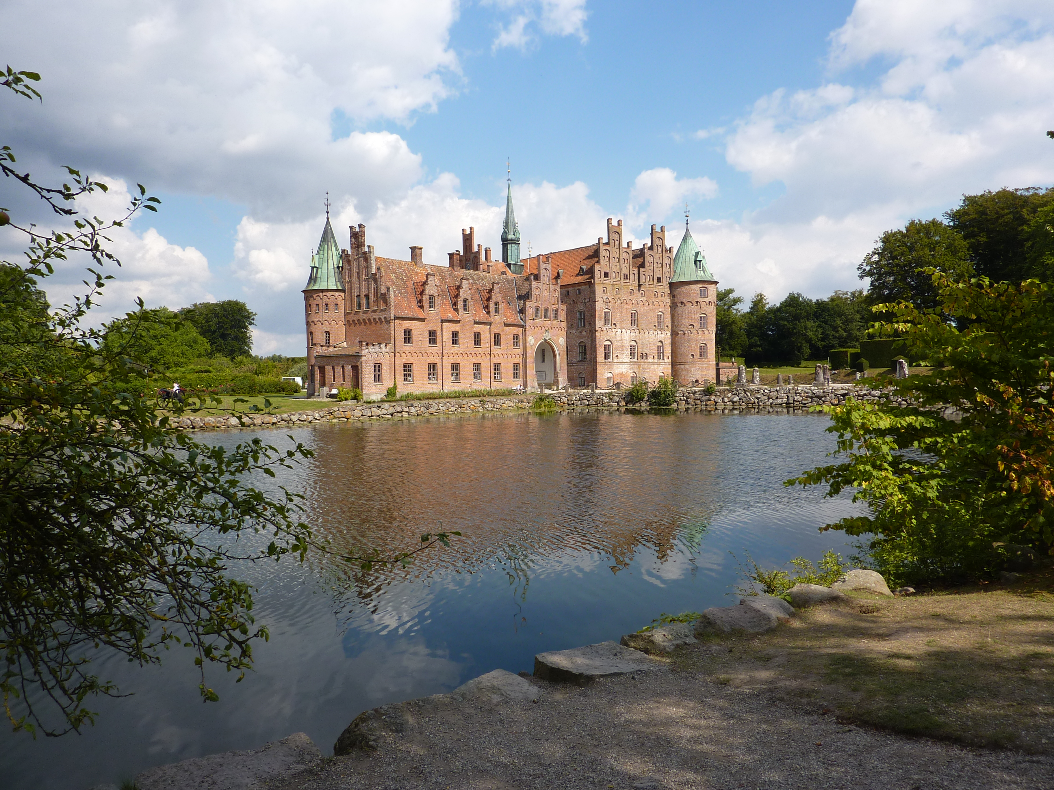 Nice wallpapers Egeskov Castle 3648x2736px