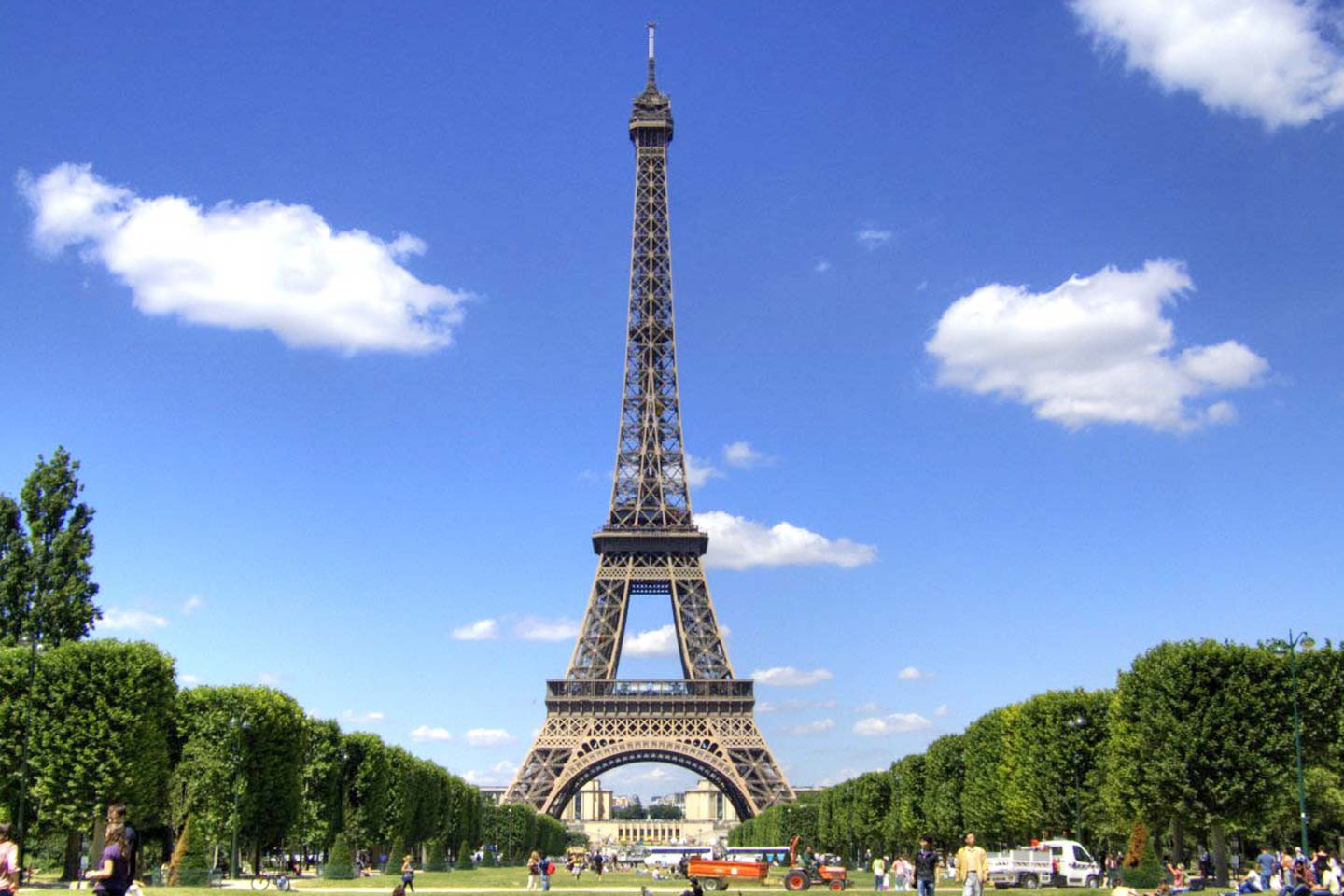 HQ Eiffel Tower Wallpapers | File 131.66Kb