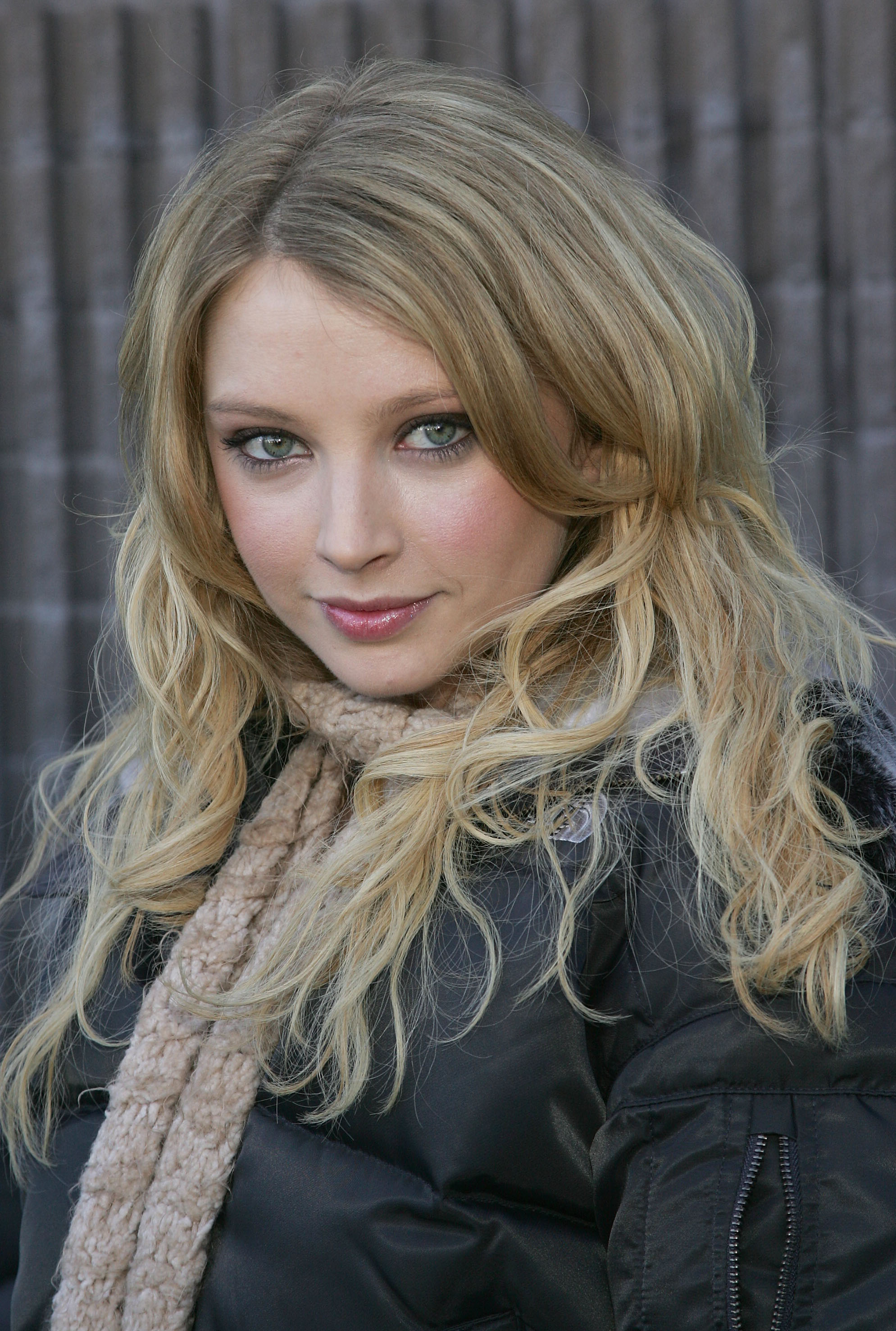 Elisabeth Harnois High Quality Background on Wallpapers Vista