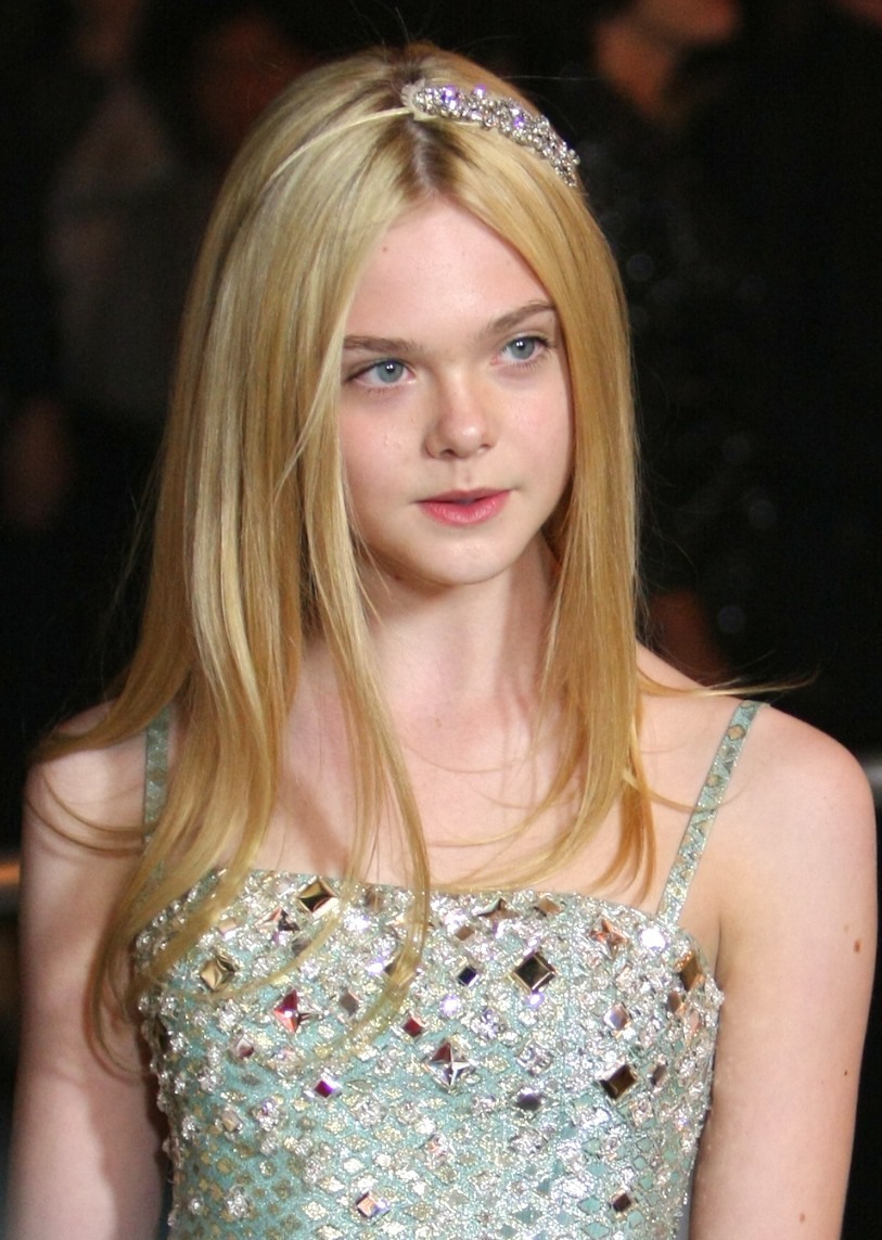 Elle Fanning High Quality Background on Wallpapers Vista