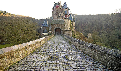 Images of Eltz Castle | 500x297