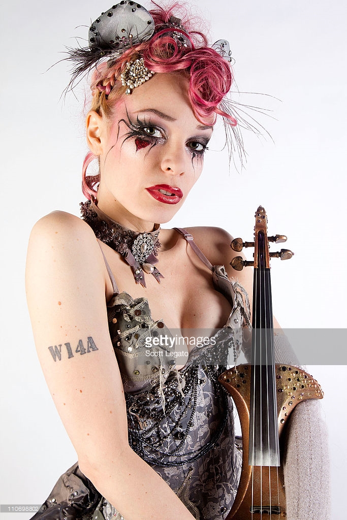 High Resolution Wallpaper | Emilie Autumn 683x1024 px