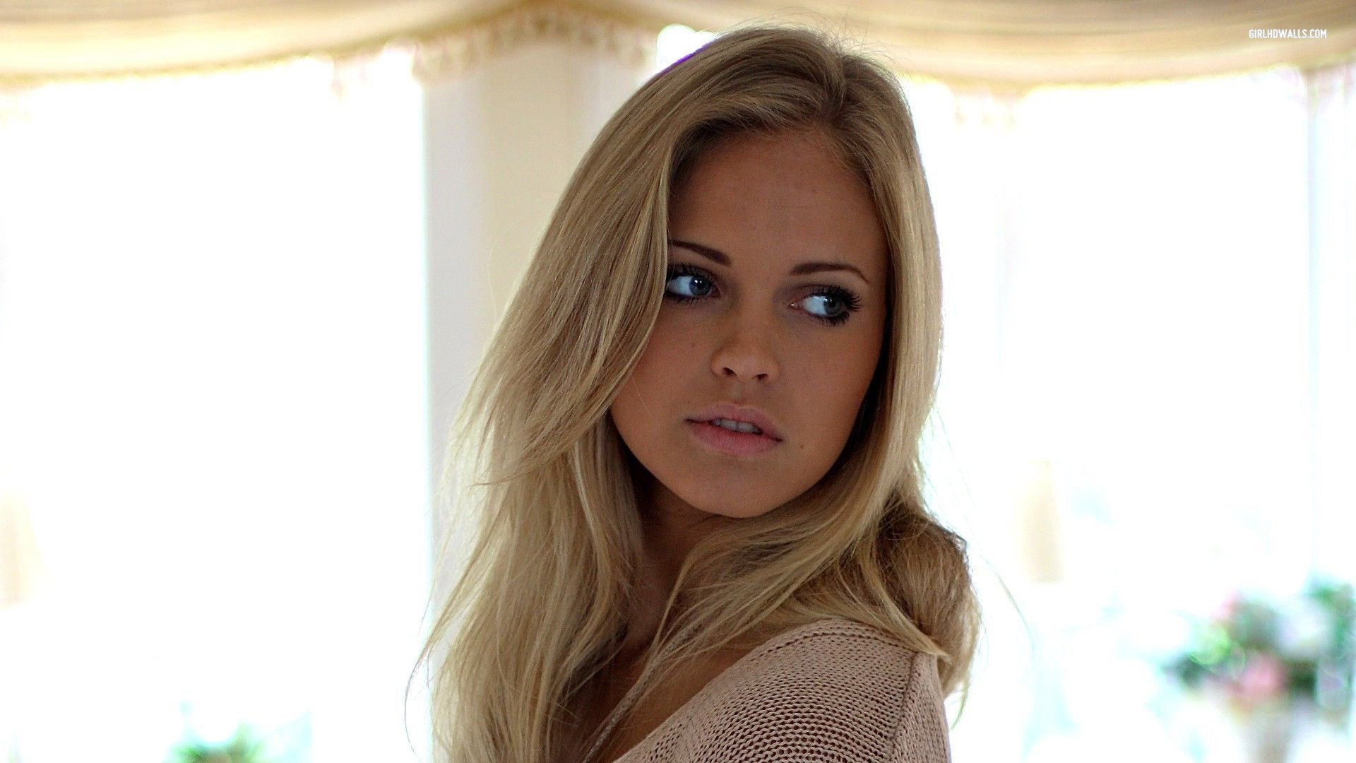 1920x1080 > Emilie Marie Nereng Wallpapers
