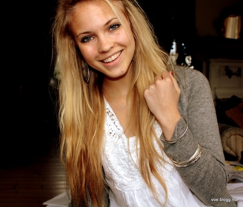 500x426 > Emilie Marie Nereng Wallpapers