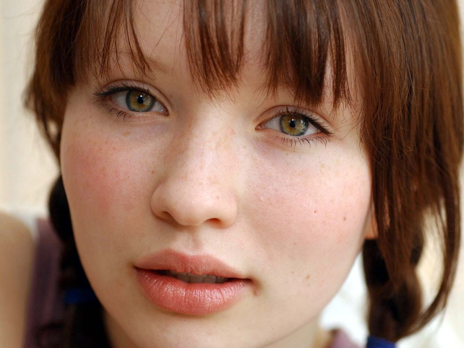Nice wallpapers Emily Browning 1600x1200px