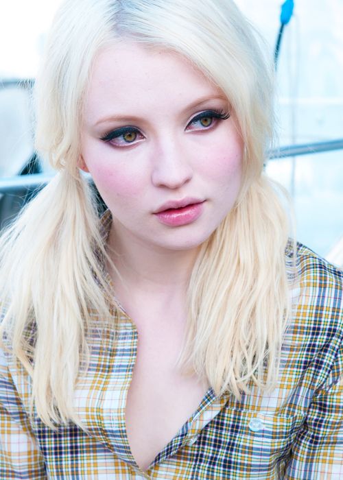 Images of Emily Browning | 500x700