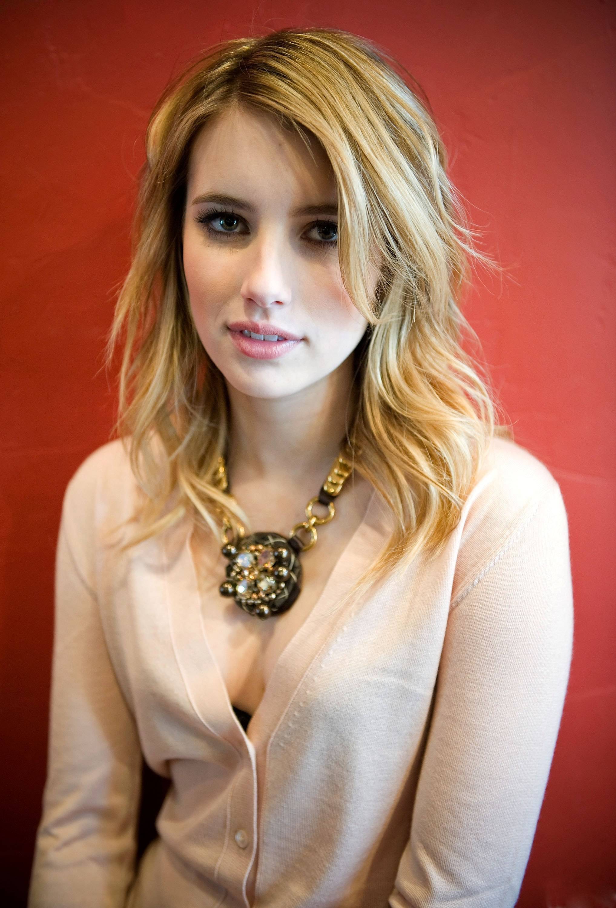 Nice Images Collection: Emma Roberts Desktop Wallpapers