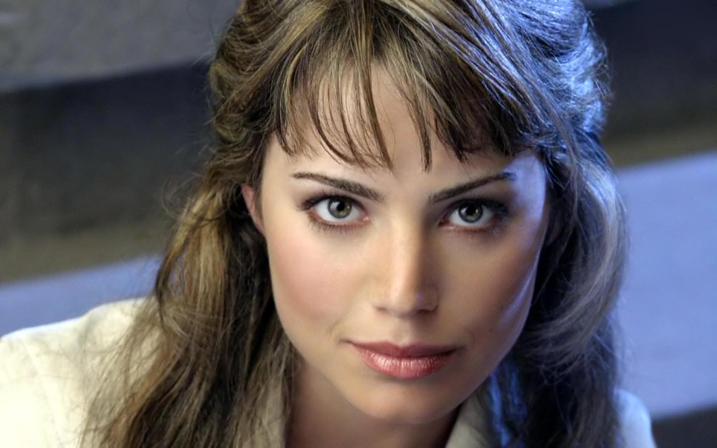 Erica Durance Pics, Women Collection