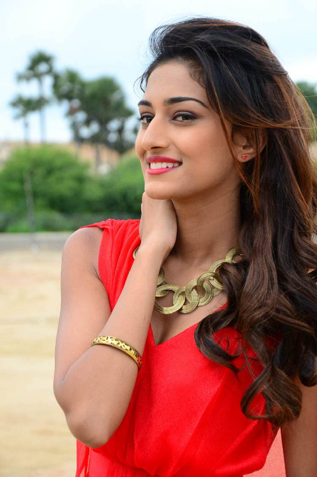 Amazing Erica Fernandes Pictures & Backgrounds