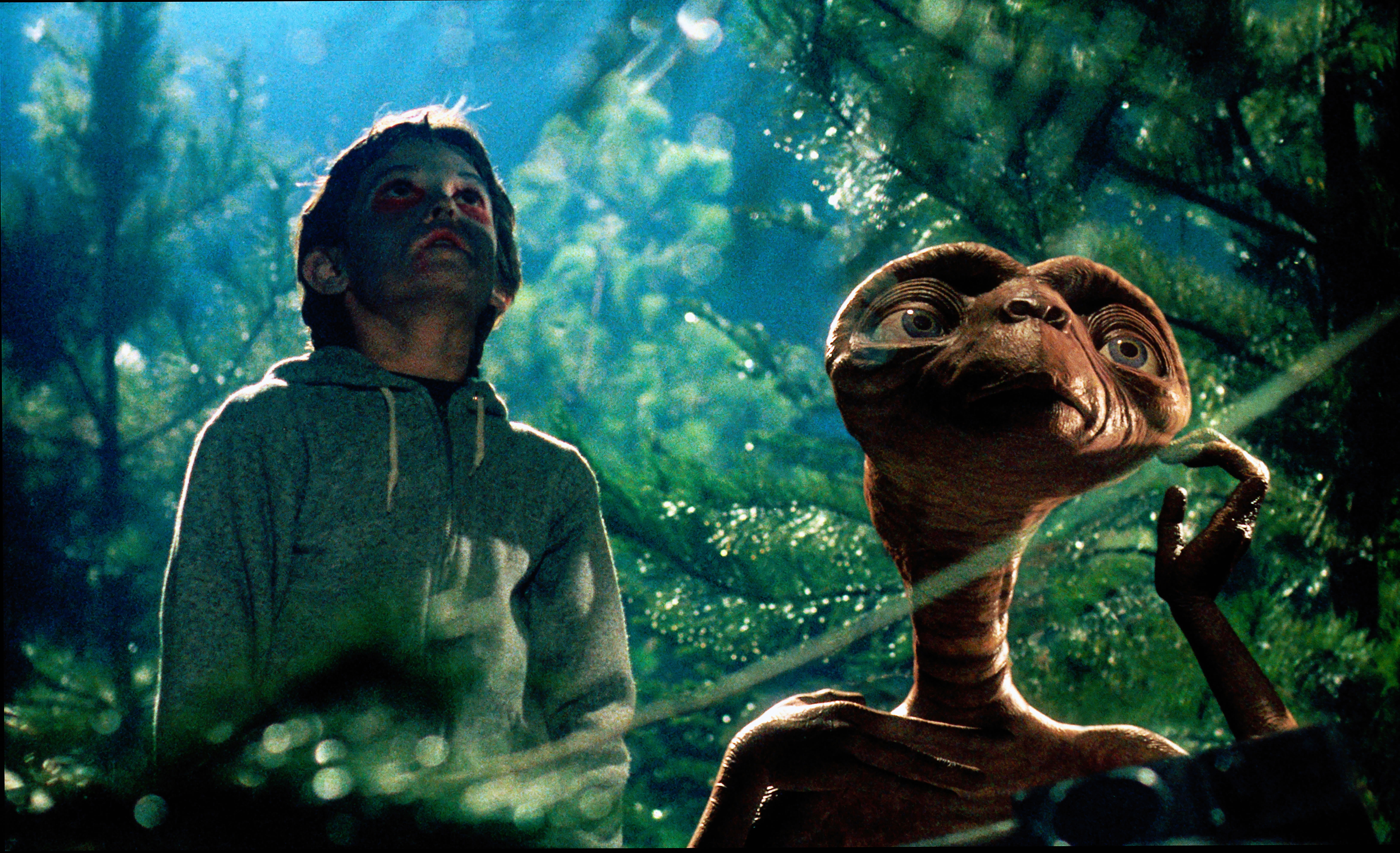 E.T. The Extra-Terrestrial High Quality Background on Wallpapers Vista