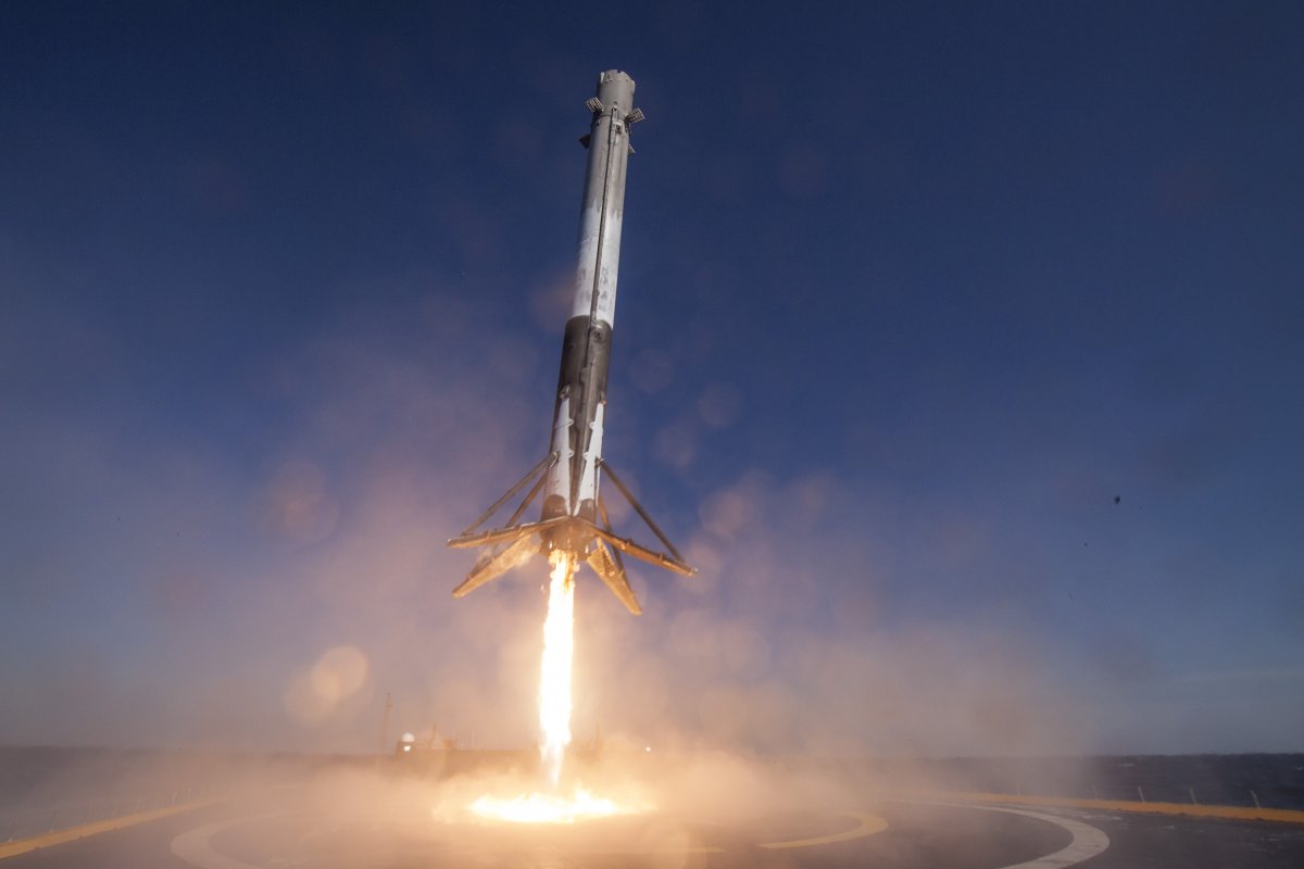Nice Images Collection: Falcon 9 Desktop Wallpapers