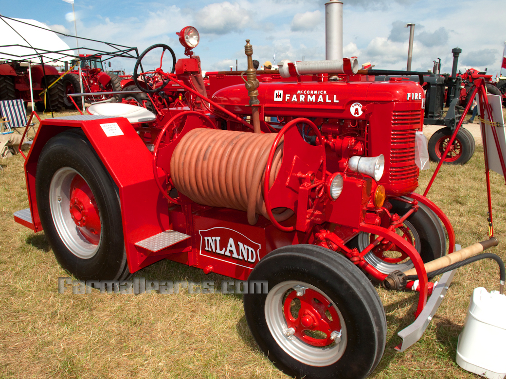 Nice wallpapers Farmall Tractor 1040x780px