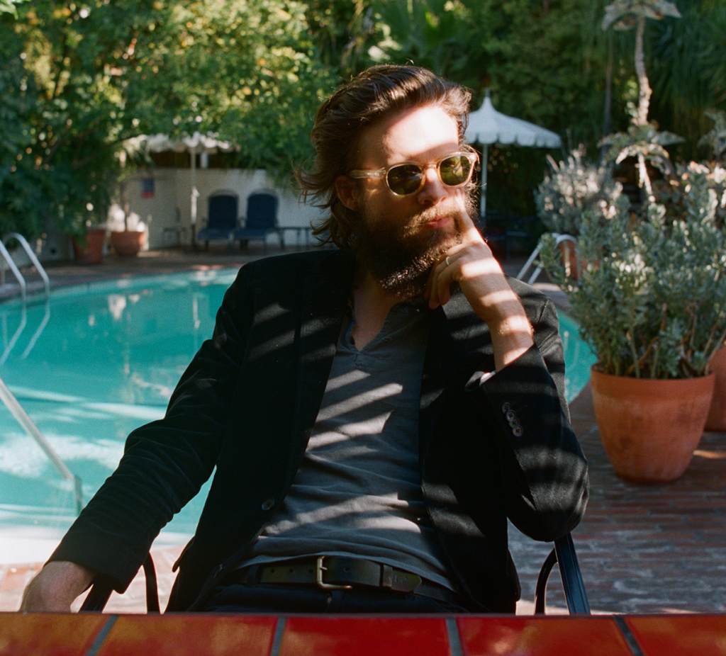 HQ Father John Misty Wallpapers | File 411.31Kb