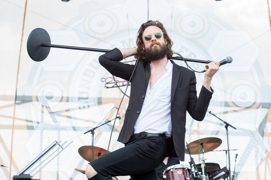 Amazing Father John Misty Pictures & Backgrounds