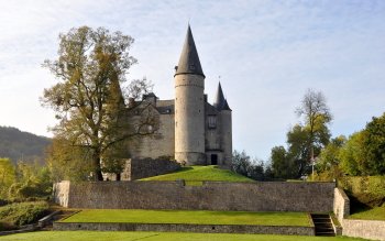 Images of Faulx-les-Tombes Castle | 350x219
