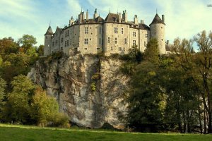 Nice wallpapers Faulx-les-Tombes Castle 300x200px