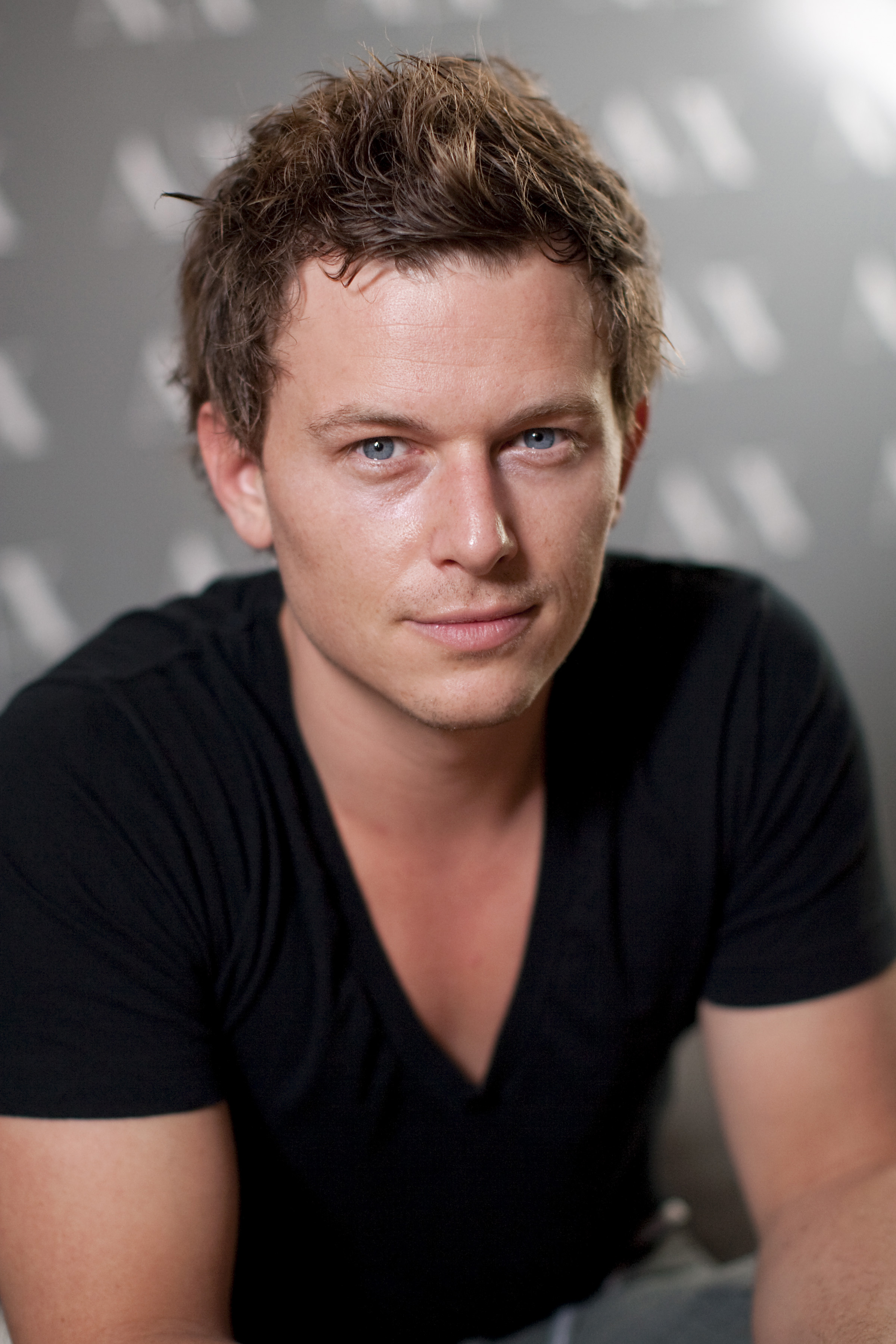 2400x3600 > Fedde Le Grand Wallpapers