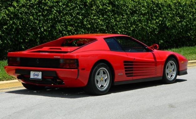 Amazing Ferrari Testarossa Pictures & Backgrounds