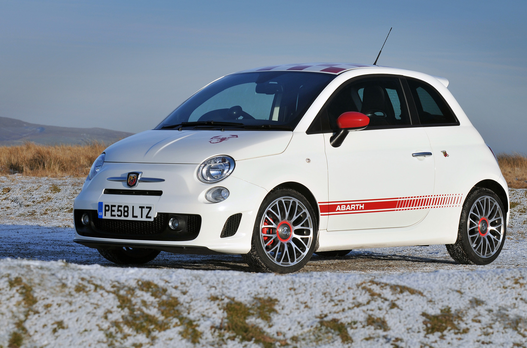 Fiat Abarth Backgrounds, Compatible - PC, Mobile, Gadgets| 2000x1320 px