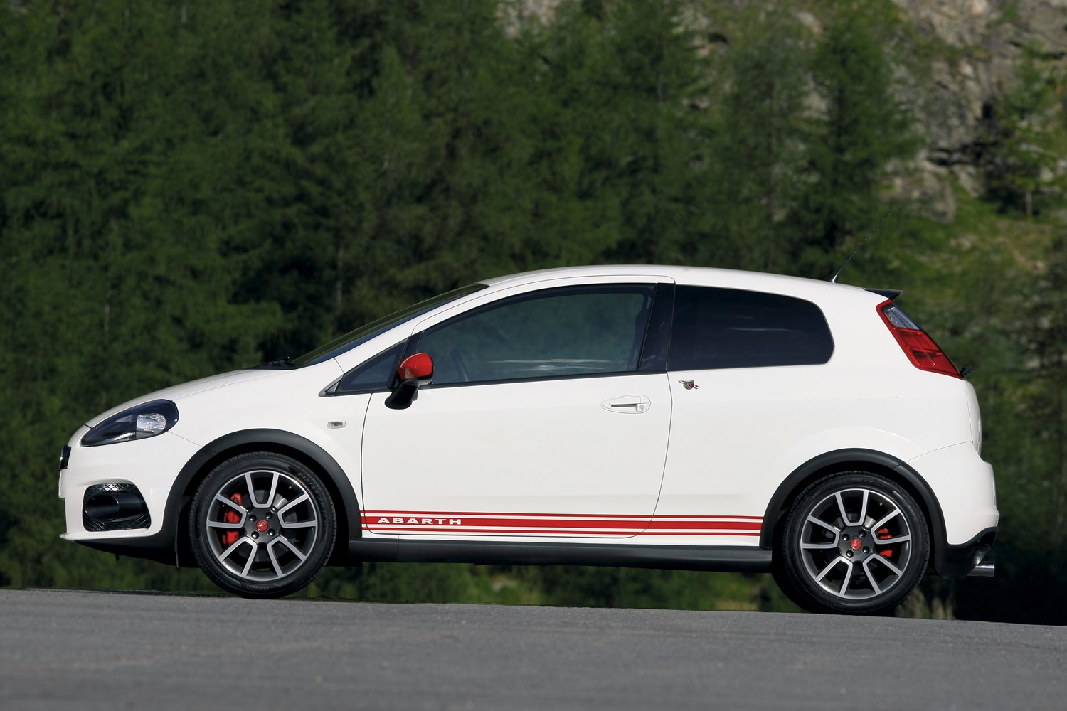 Nice Images Collection: Fiat Grande Punto Abarth Desktop Wallpapers