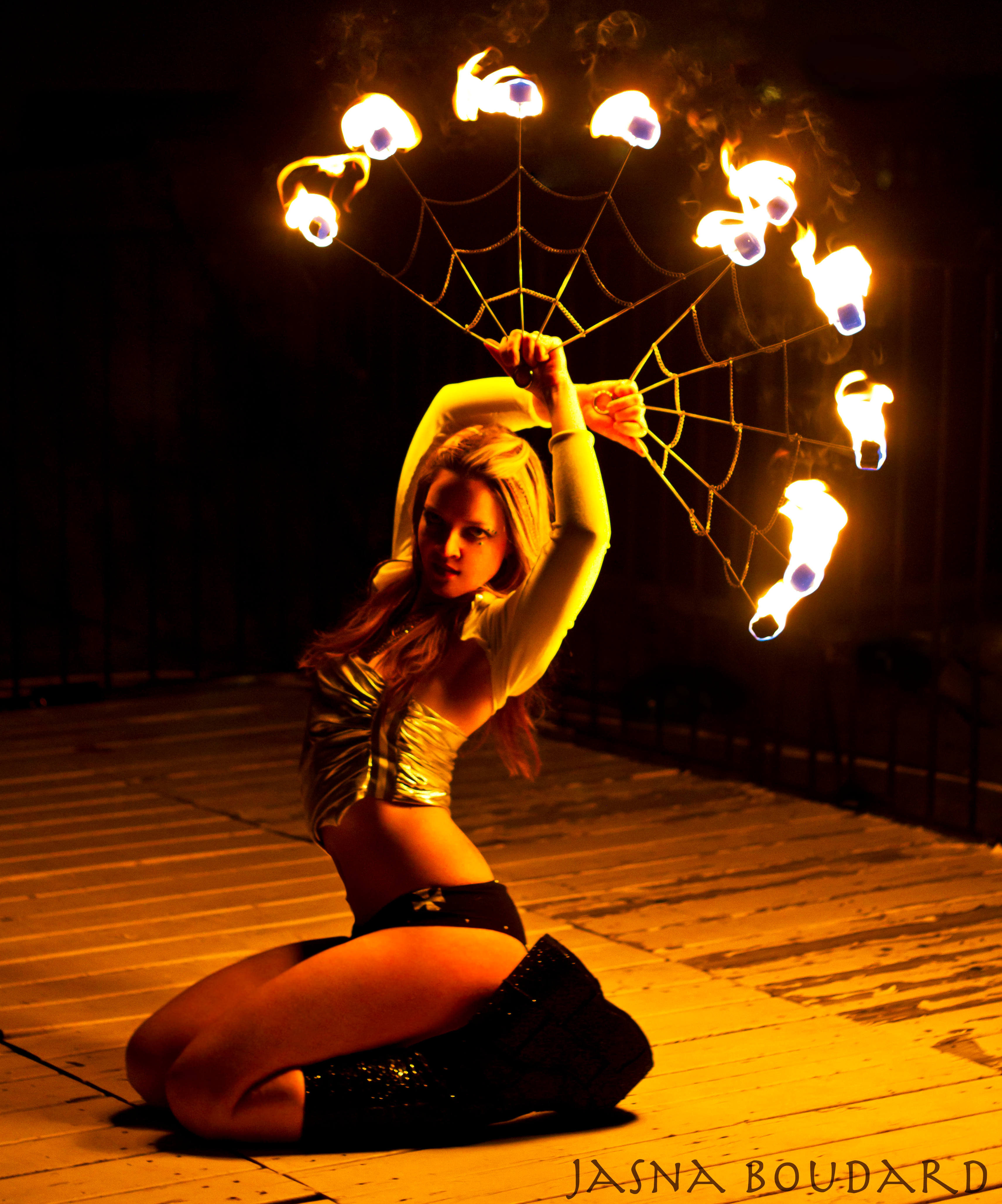 Images of Fire Juggling | 3423x4112