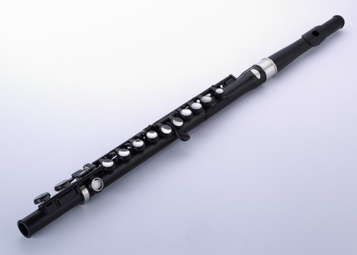 Сборник флейты. Флейта-Пикколо флейта. Малая флейта Пикколо. Флейта Nuvo поперечная. Флейта Пикколо музыкальный инструмент.