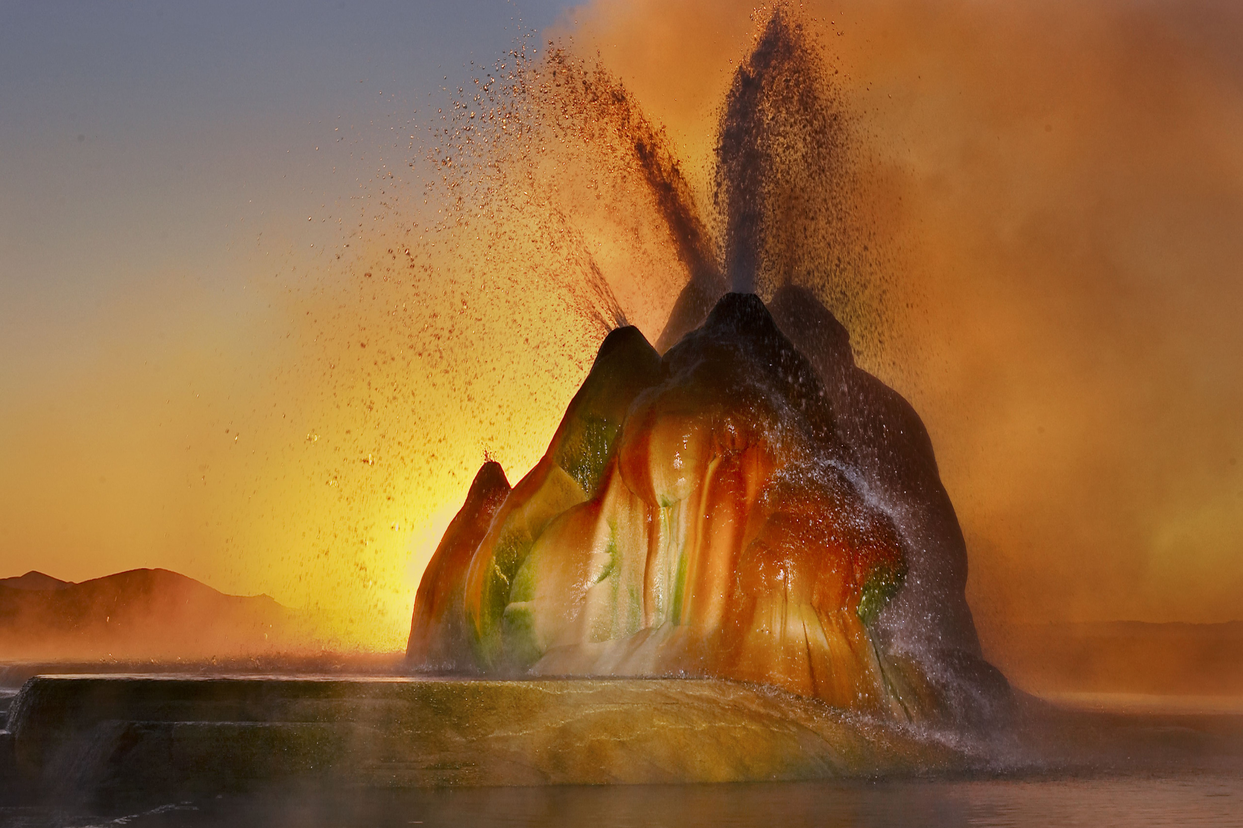 Amazing Fly Geyser Pictures & Backgrounds