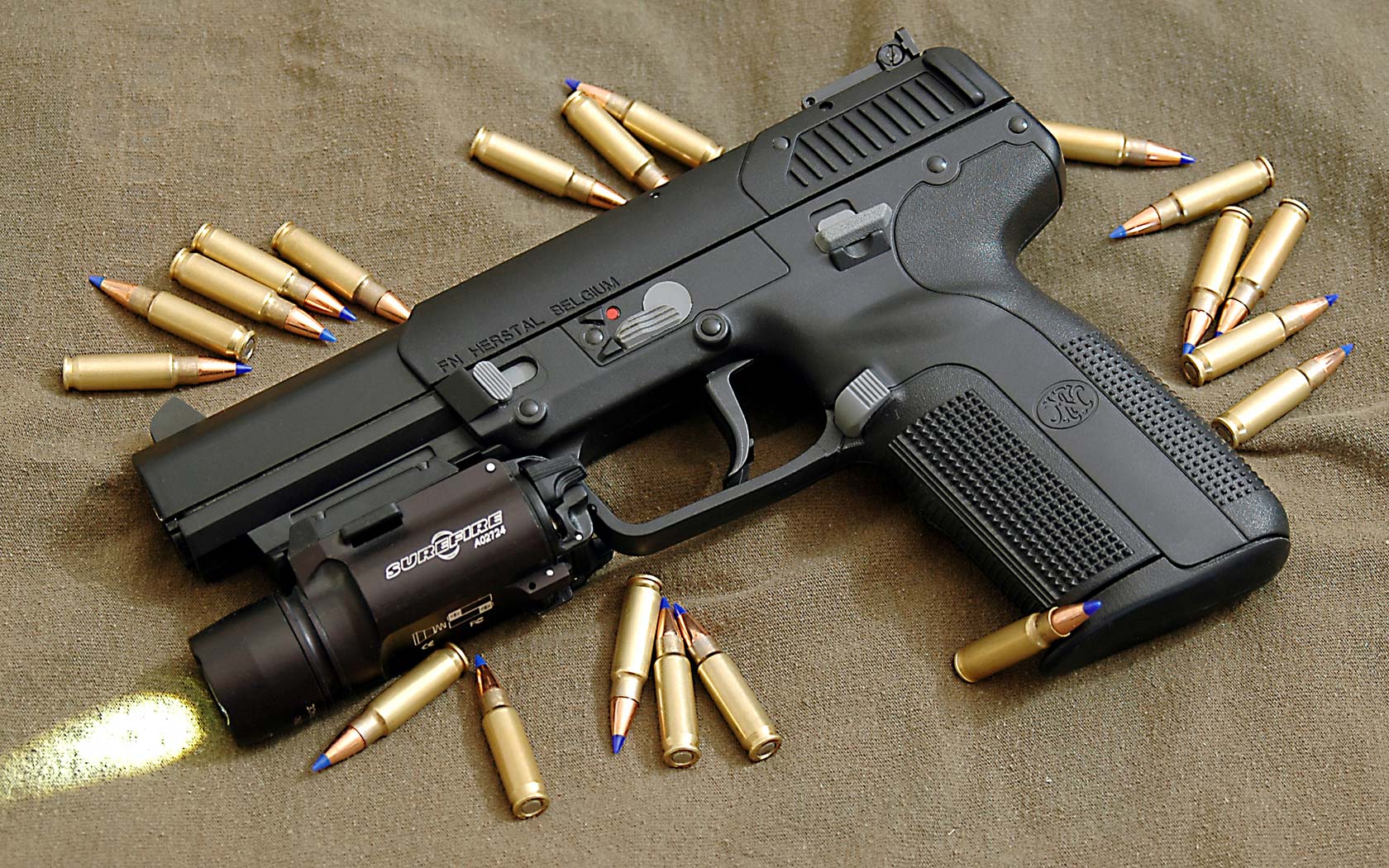 HD Quality Wallpaper | Collection: Weapons, 1680x1050 Fn Five-seven Pistol