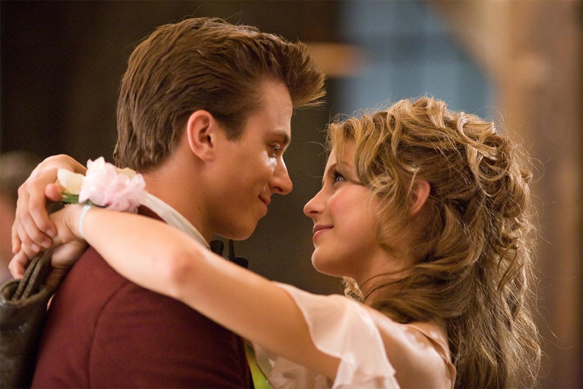Amazing Footloose (2011) Pictures & Backgrounds