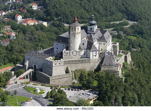 640x473 > Forchtenstein Castle Wallpapers