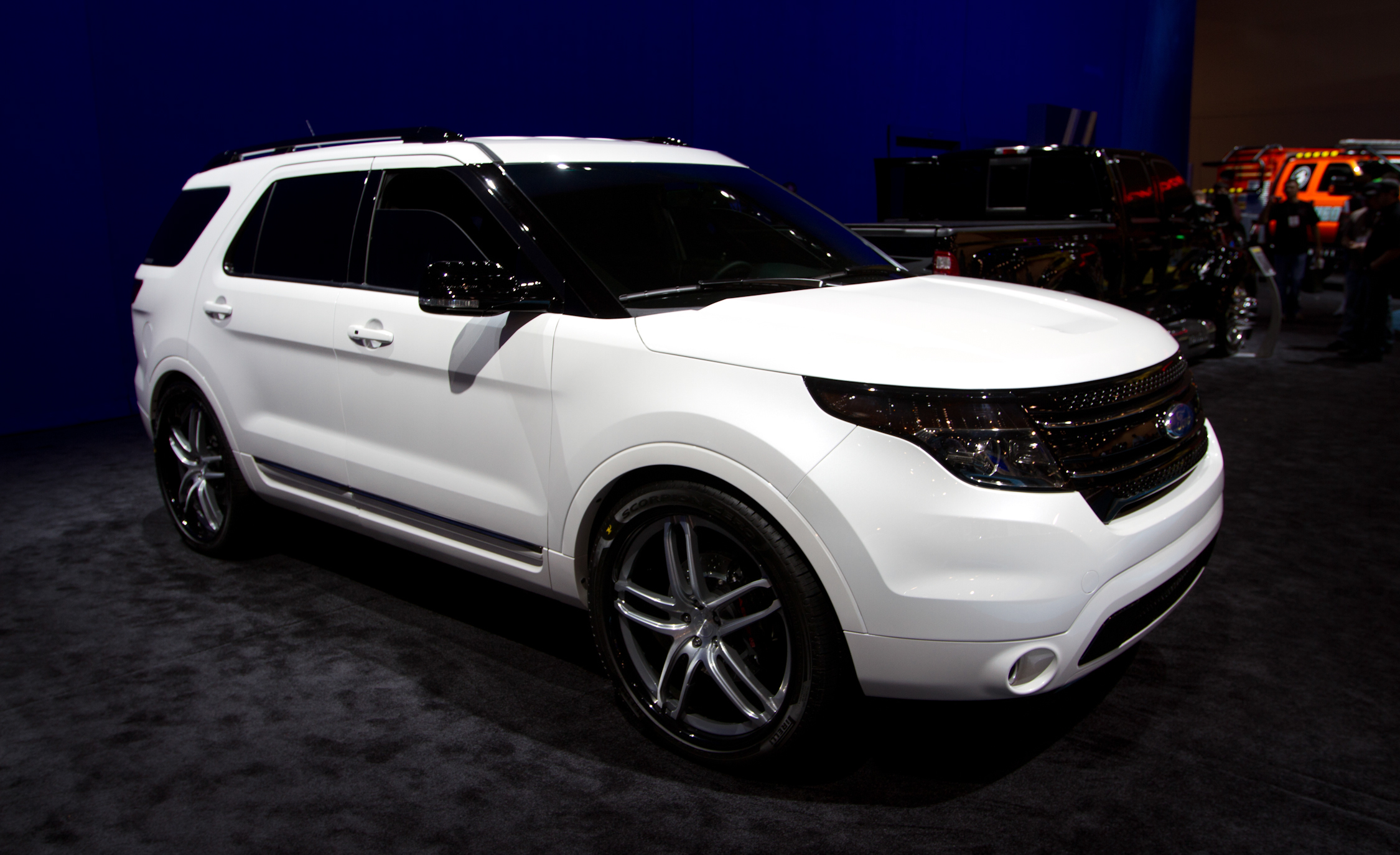 Amazing Ford Explorer Pictures & Backgrounds