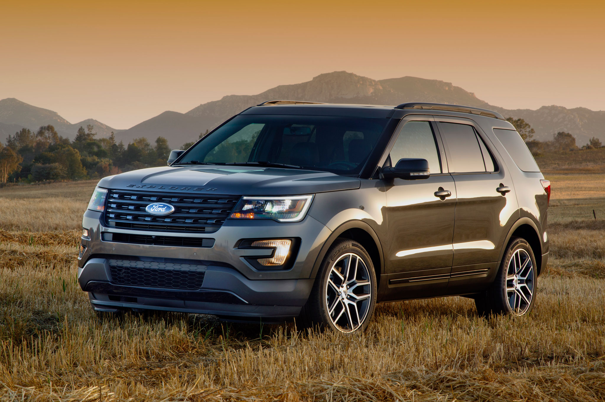 HD Quality Wallpaper | Collection: Vehicles, 2048x1360 Ford Explorer Sport