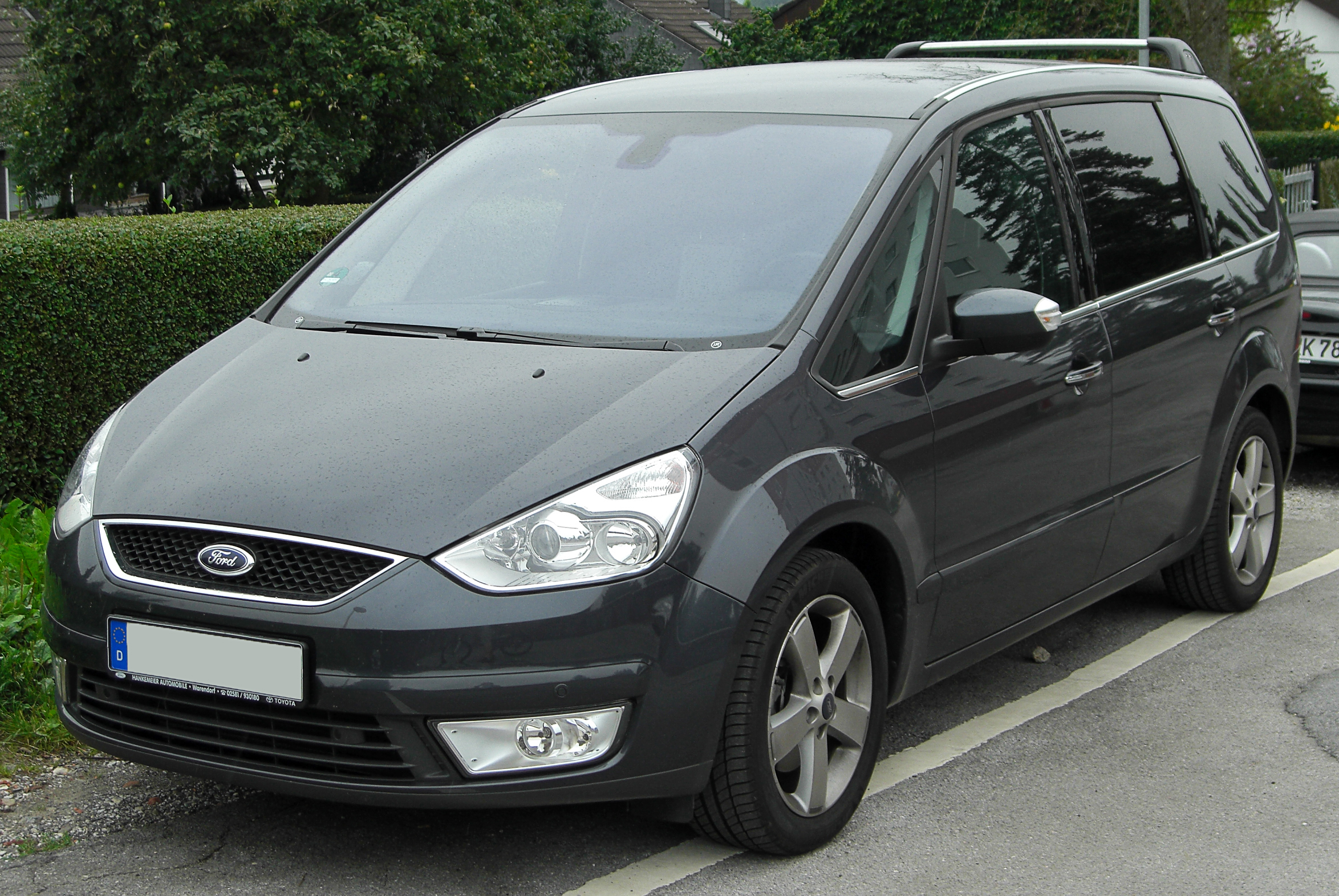 Images of Ford Galaxy | 2348x1572