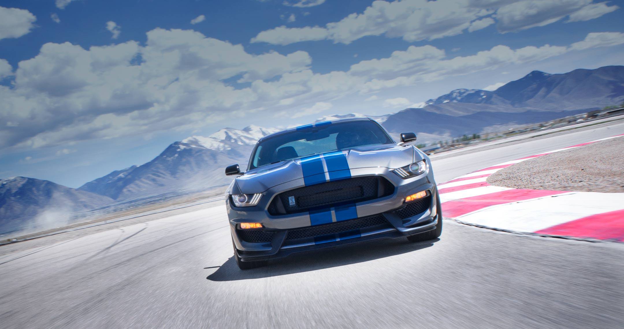 Amazing Ford Mustang Shelby GT350 Pictures & Backgrounds