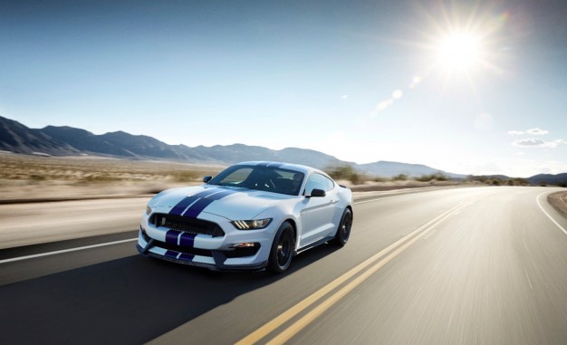 Nice Images Collection: Ford Mustang Shelby GT350 Desktop Wallpapers