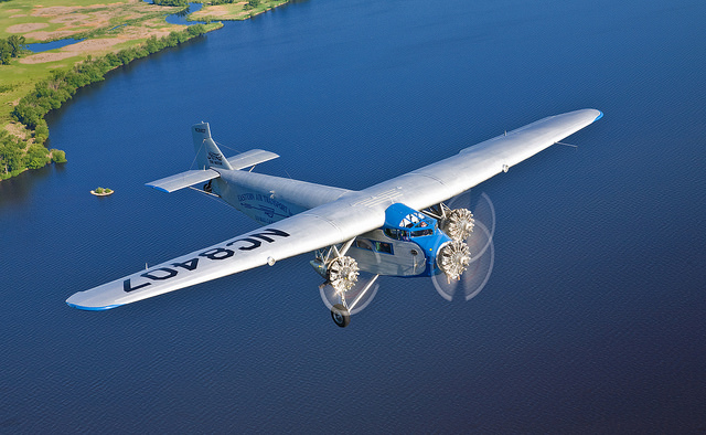 640x394 > Ford Trimotor Wallpapers