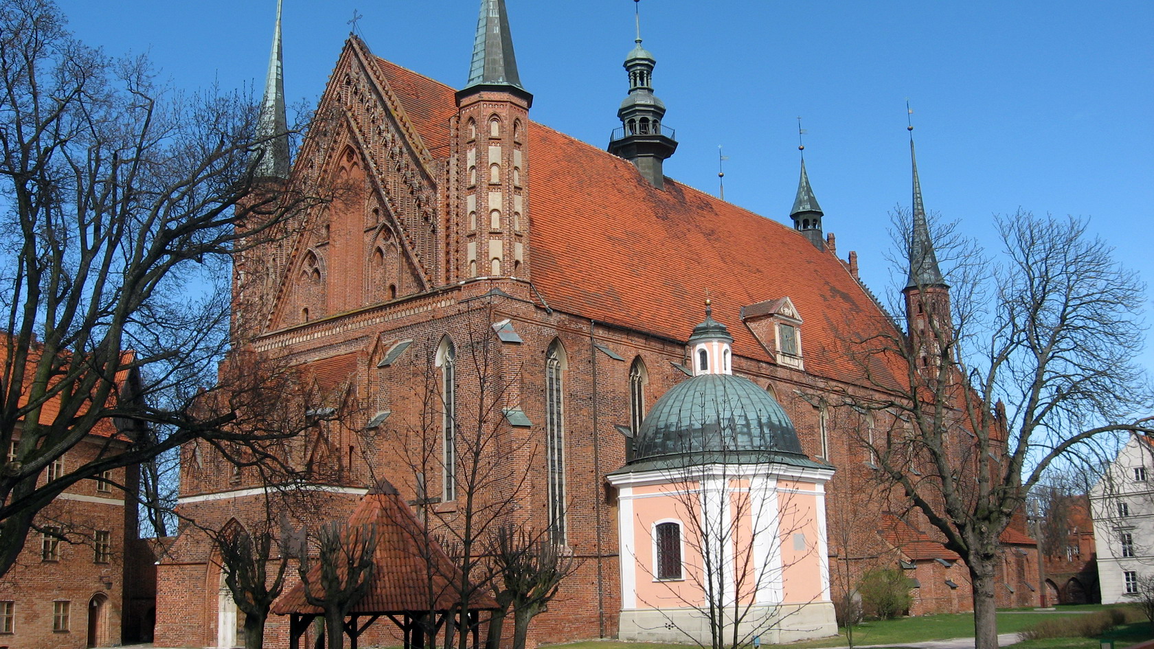 HQ Frombork Cathedral Wallpapers | File 707.49Kb