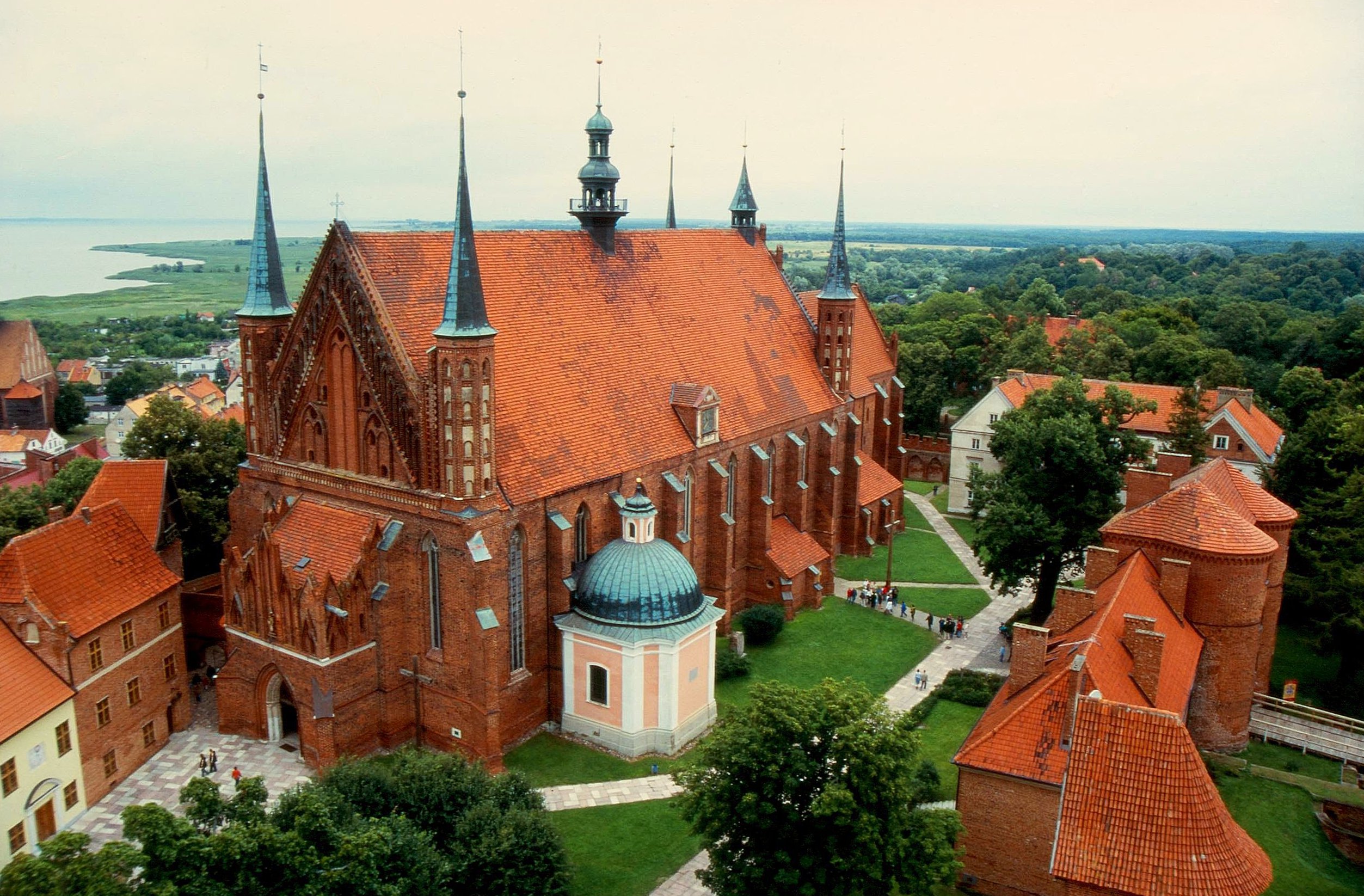 Frombork Cathedral Backgrounds, Compatible - PC, Mobile, Gadgets| 2506x1646 px