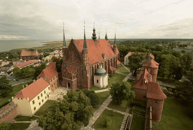 Nice wallpapers Frombork Cathedral 800x538px