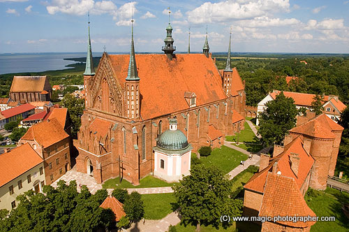 HQ Frombork Cathedral Wallpapers | File 125.44Kb