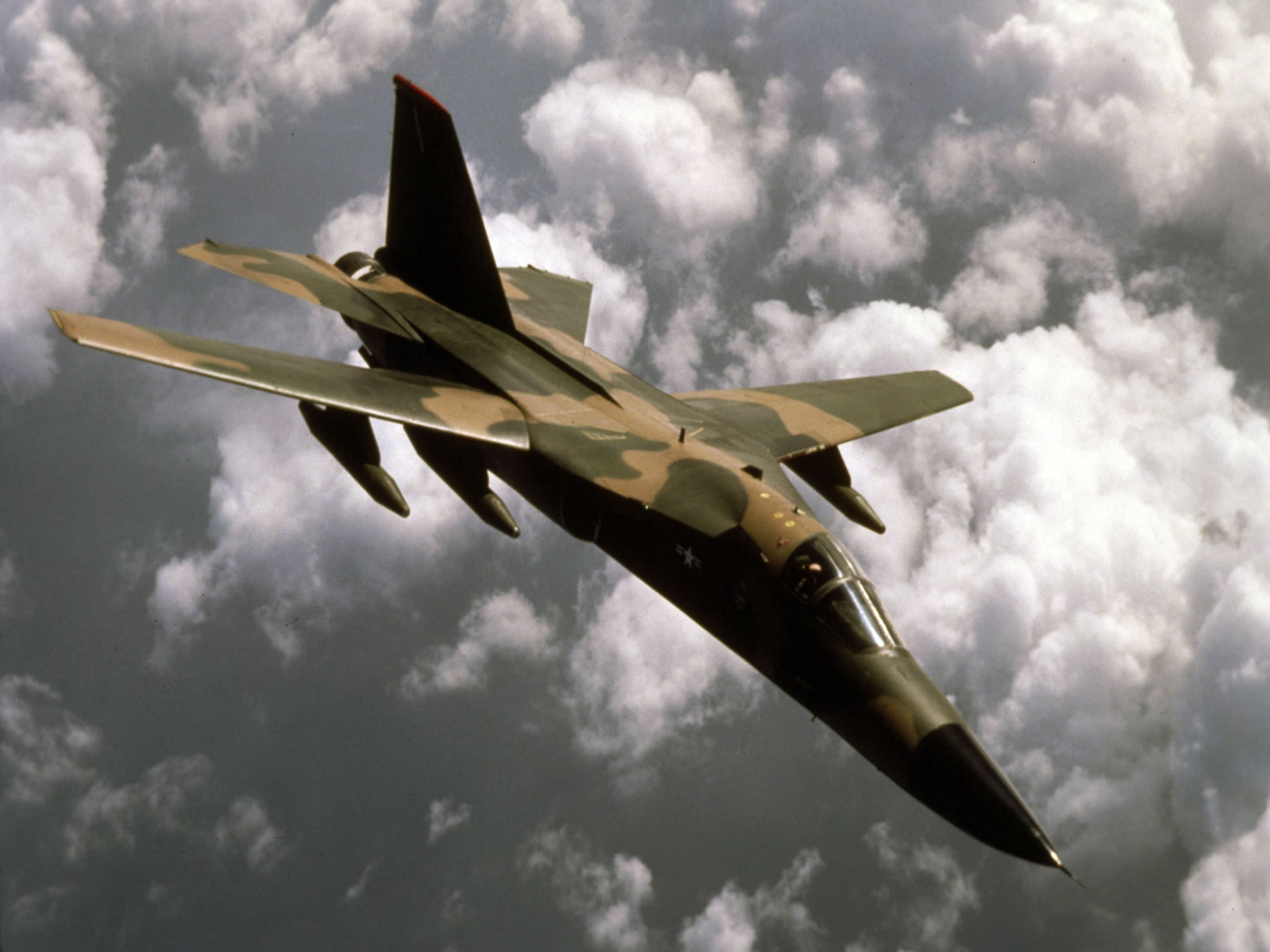 Images of General Dynamics F-111 Aardvark | 1600x1200