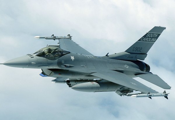 HQ General Dynamics F-16 Fighting Falcon Wallpapers | File 28.49Kb