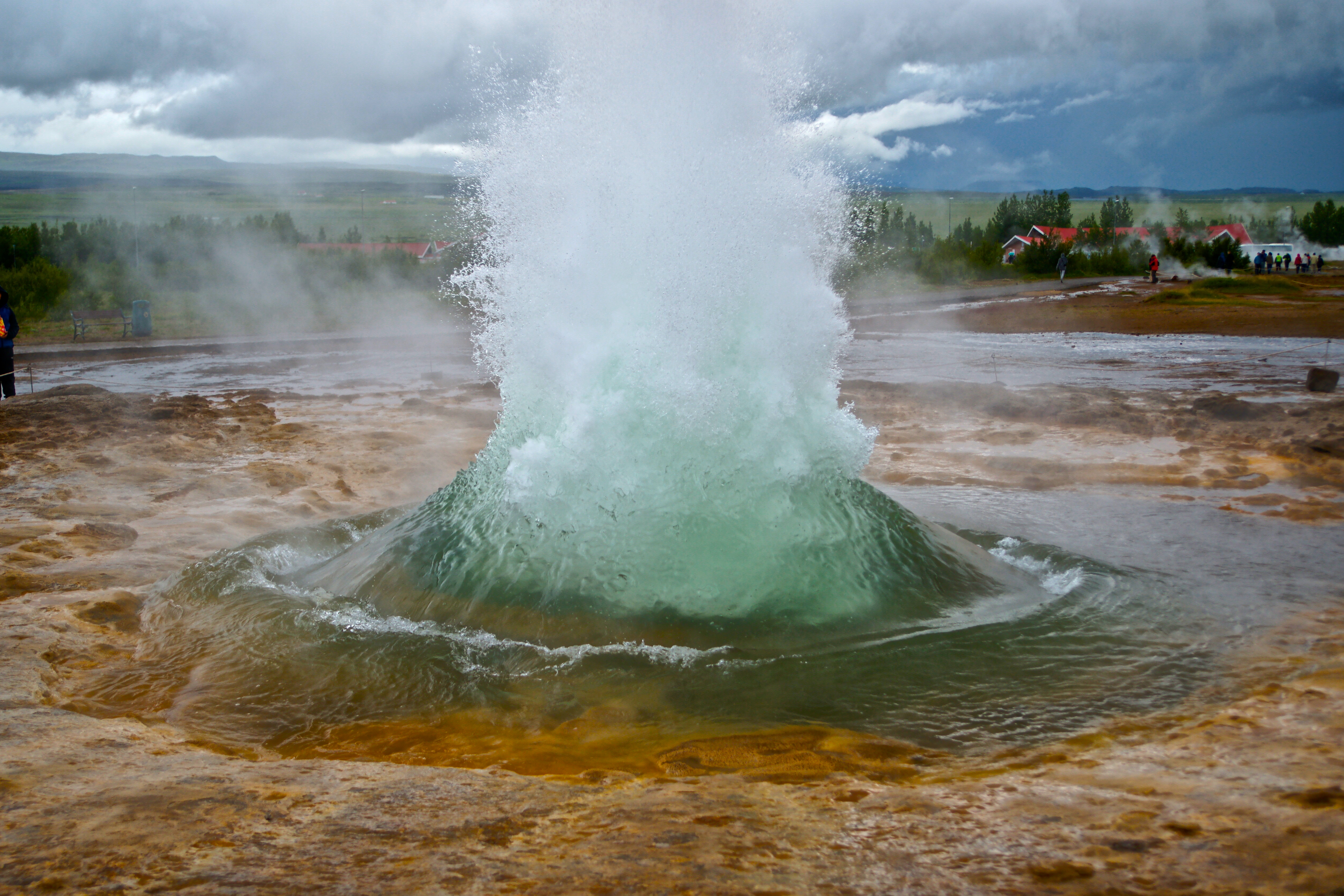 Amazing Geyser Pictures & Backgrounds