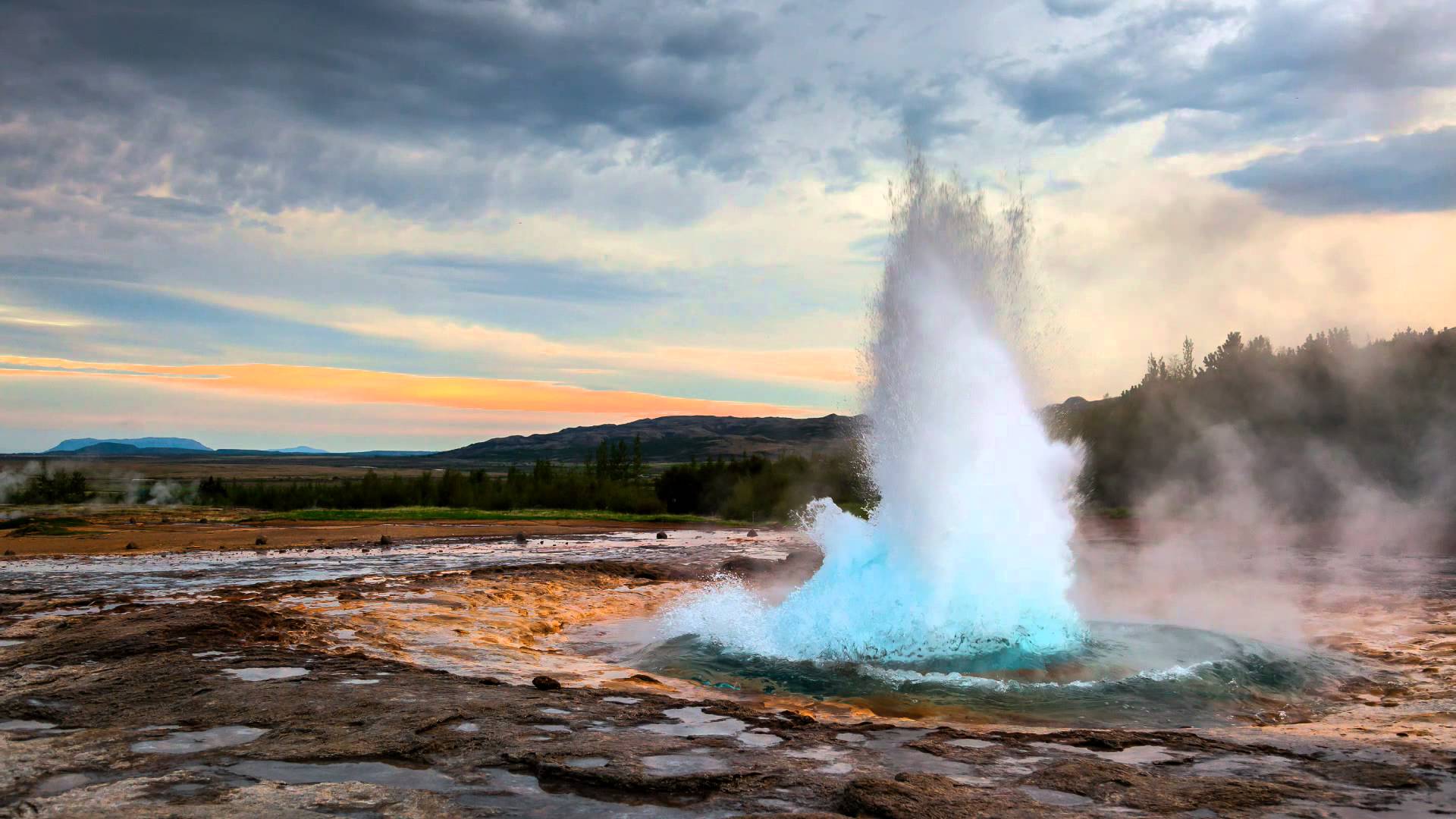 Geyser High Quality Background on Wallpapers Vista